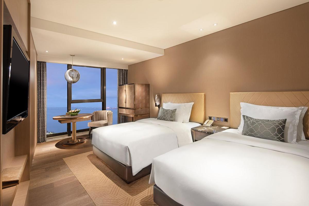 Grand Bay Hotel Джухай Екстериор снимка