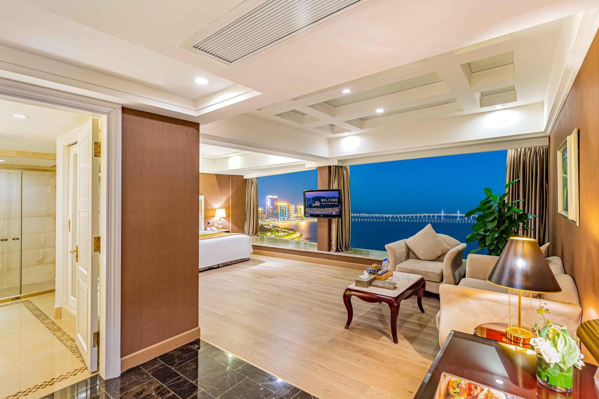 Grand Bay Hotel Джухай Екстериор снимка