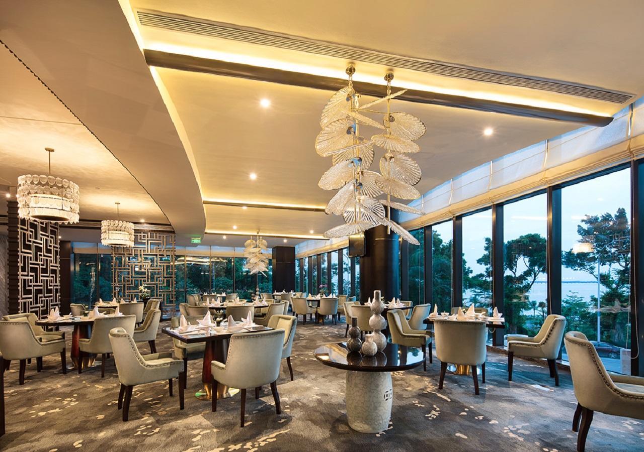 Grand Bay Hotel Джухай Екстериор снимка