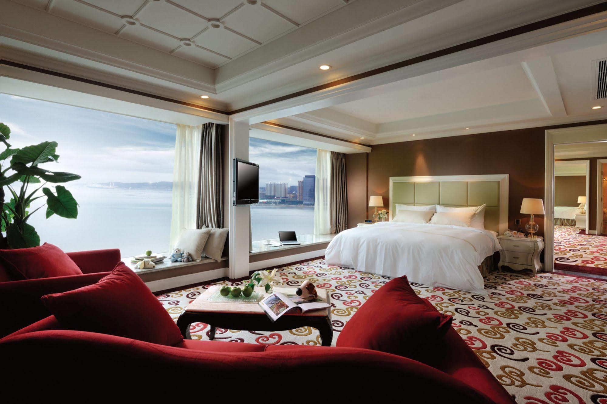 Grand Bay Hotel Джухай Екстериор снимка