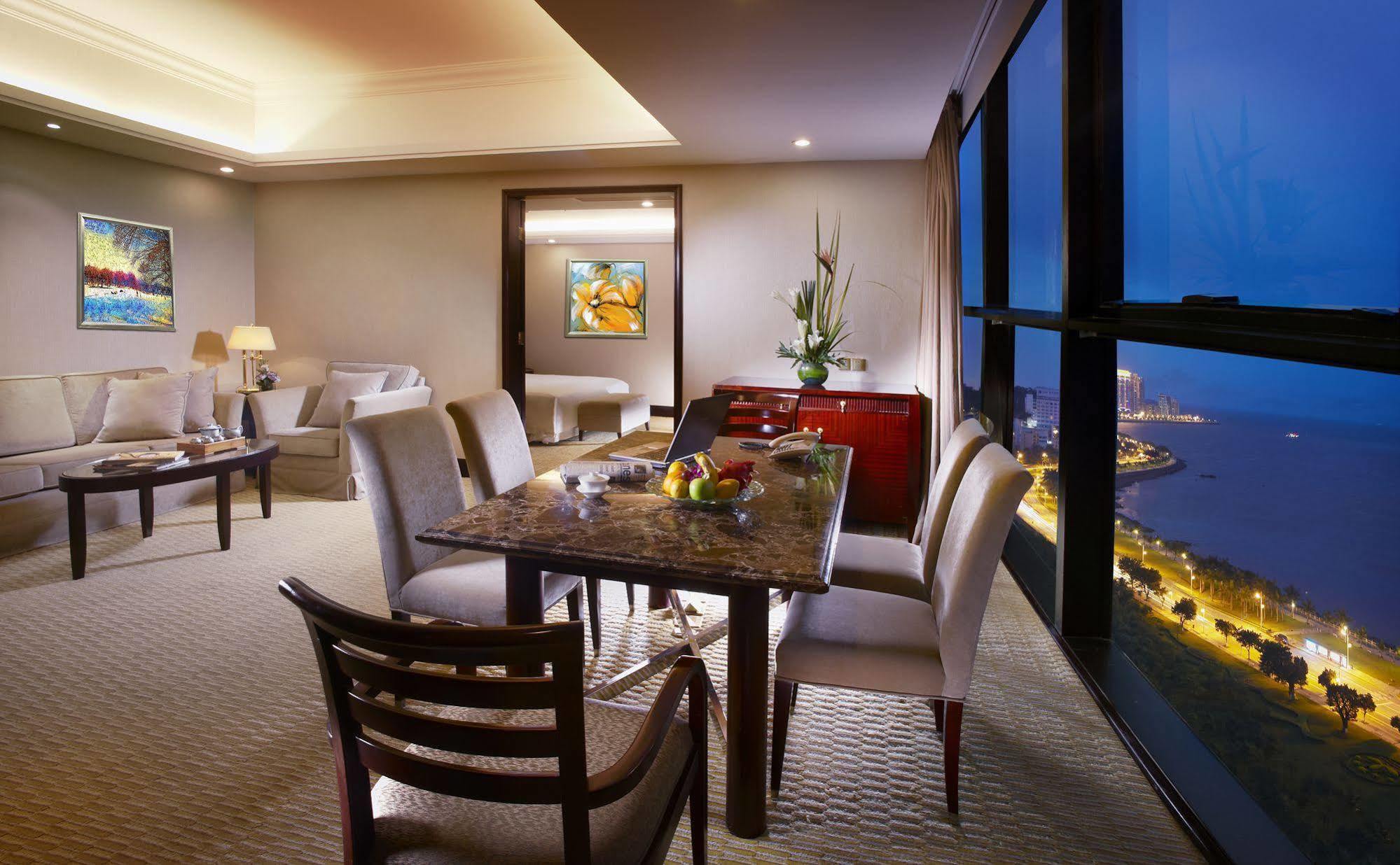 Grand Bay Hotel Джухай Екстериор снимка