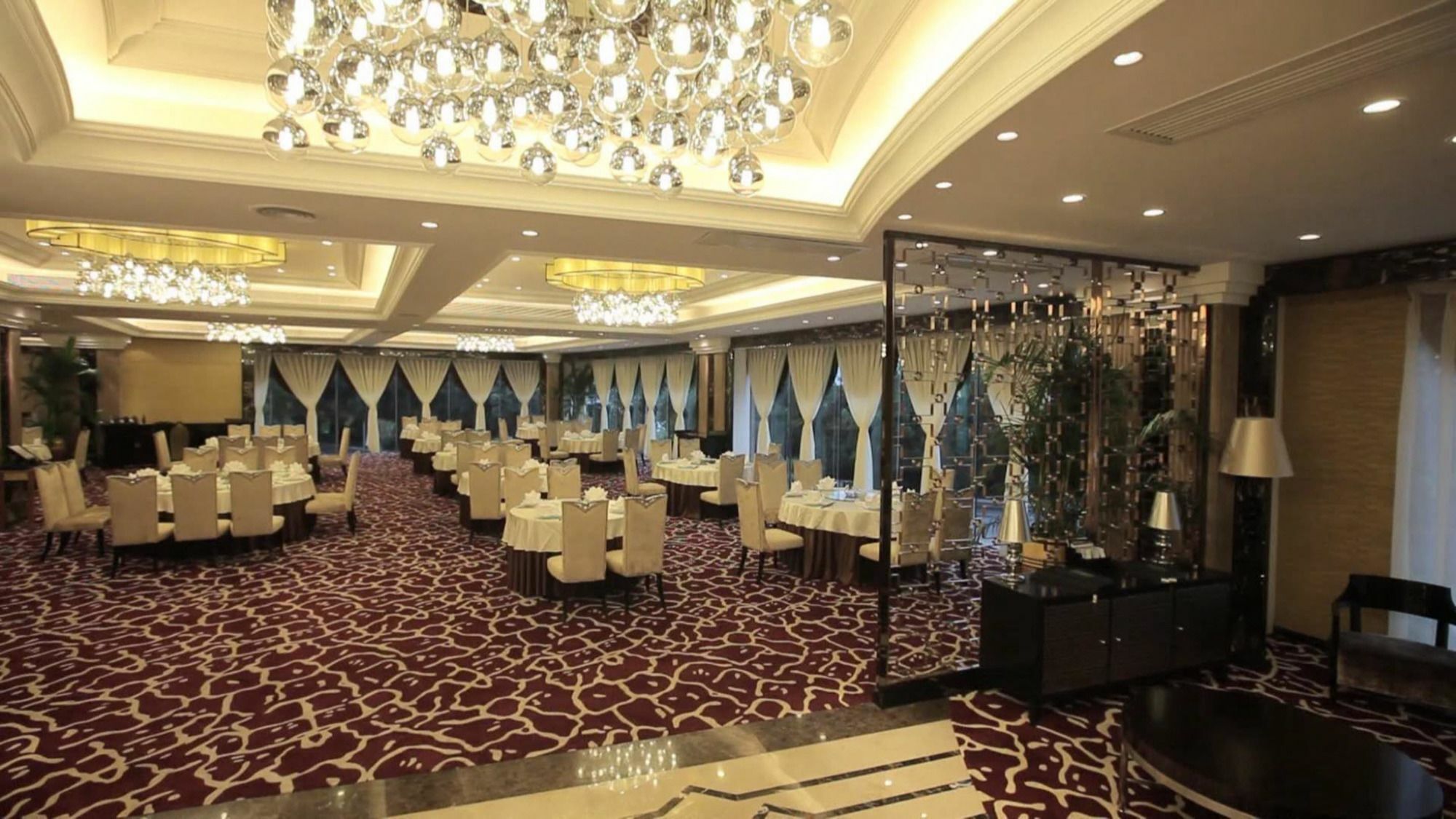 Grand Bay Hotel Джухай Екстериор снимка